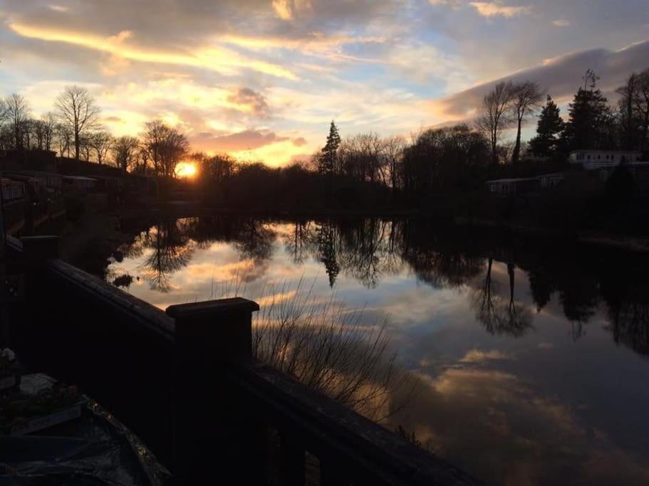 Stunning 3 Bed Riverside Cabin In Snowdonia Caeathro Zewnętrze zdjęcie