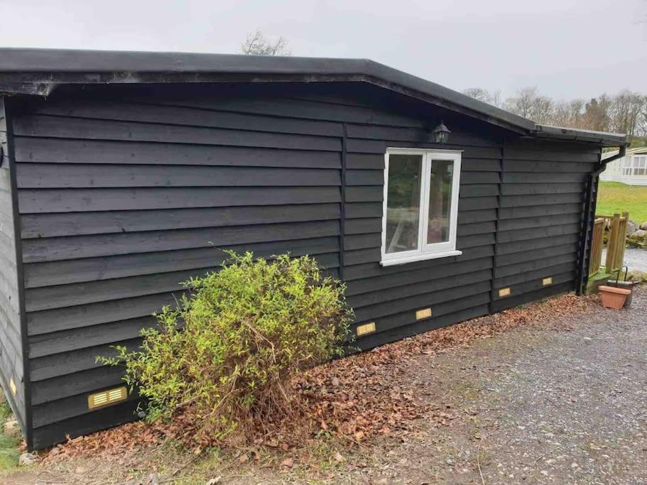 Stunning 3 Bed Riverside Cabin In Snowdonia Caeathro Zewnętrze zdjęcie