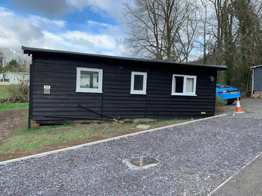 Stunning 3 Bed Riverside Cabin In Snowdonia Caeathro Zewnętrze zdjęcie